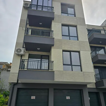 Apartament бутиков двустаен в град